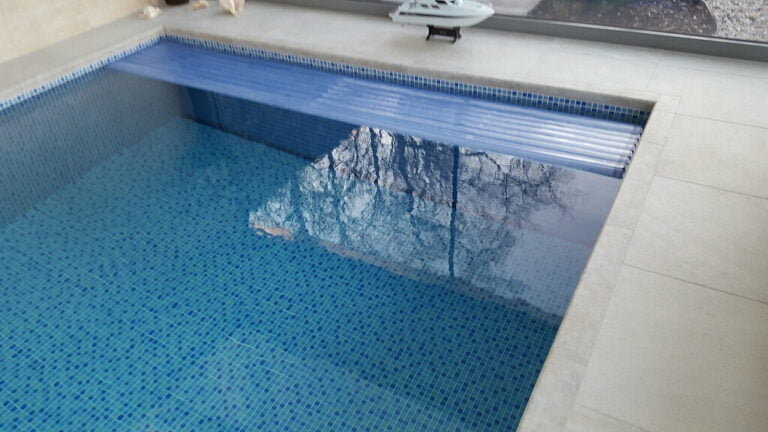 podhladinová inštalácia pod úrovňou dna bazéna