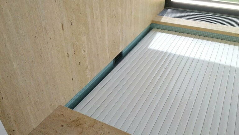 podhladinová inštalácia pod úrovňou dna bazéna